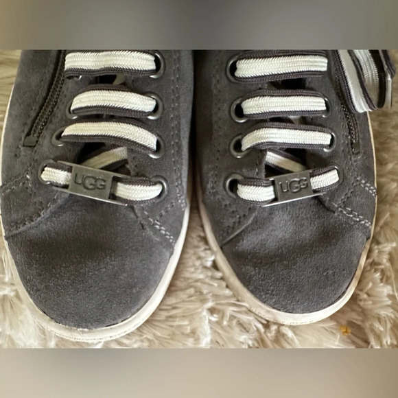 UGG Girls Ladies 5.5 36.5 EU Gray SUEDE OLIVE Hi Top Zip Sneaker CLEAN Fall NICE - Picture 6 of 9